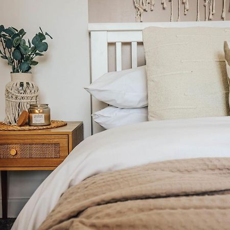 Principality View Apartment Two, By Solace Stays Cardiff Zewnętrze zdjęcie