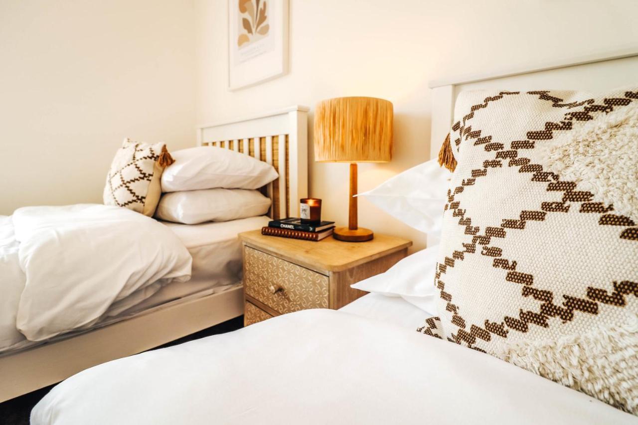 Principality View Apartment Two, By Solace Stays Cardiff Zewnętrze zdjęcie