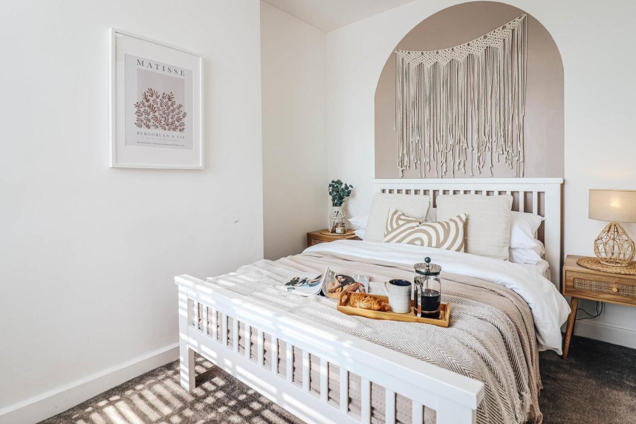 Principality View Apartment Two, By Solace Stays Cardiff Zewnętrze zdjęcie