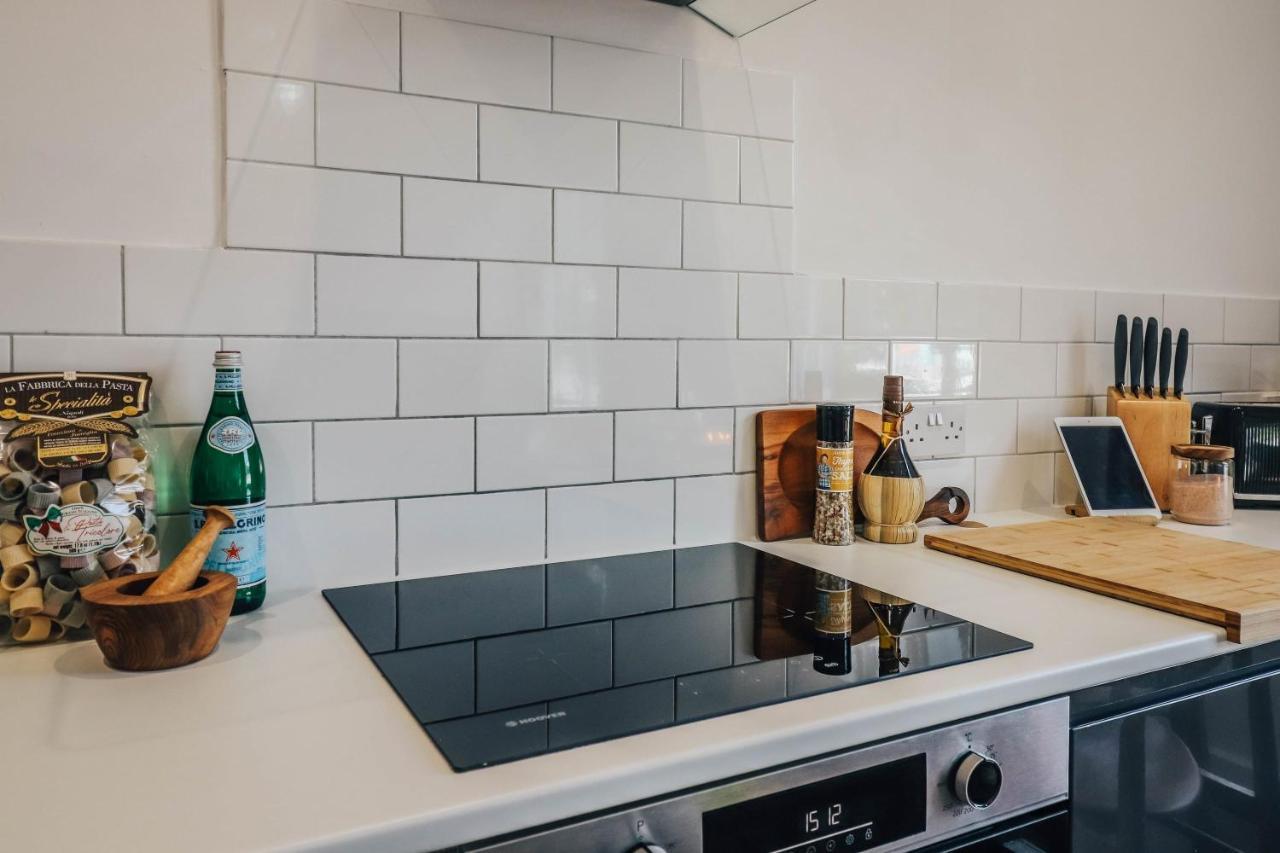 Principality View Apartment Two, By Solace Stays Cardiff Zewnętrze zdjęcie