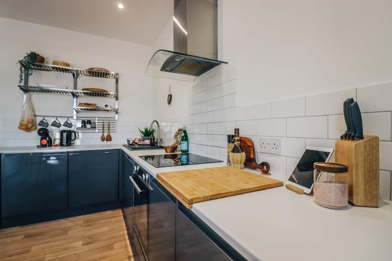 Principality View Apartment Two, By Solace Stays Cardiff Zewnętrze zdjęcie